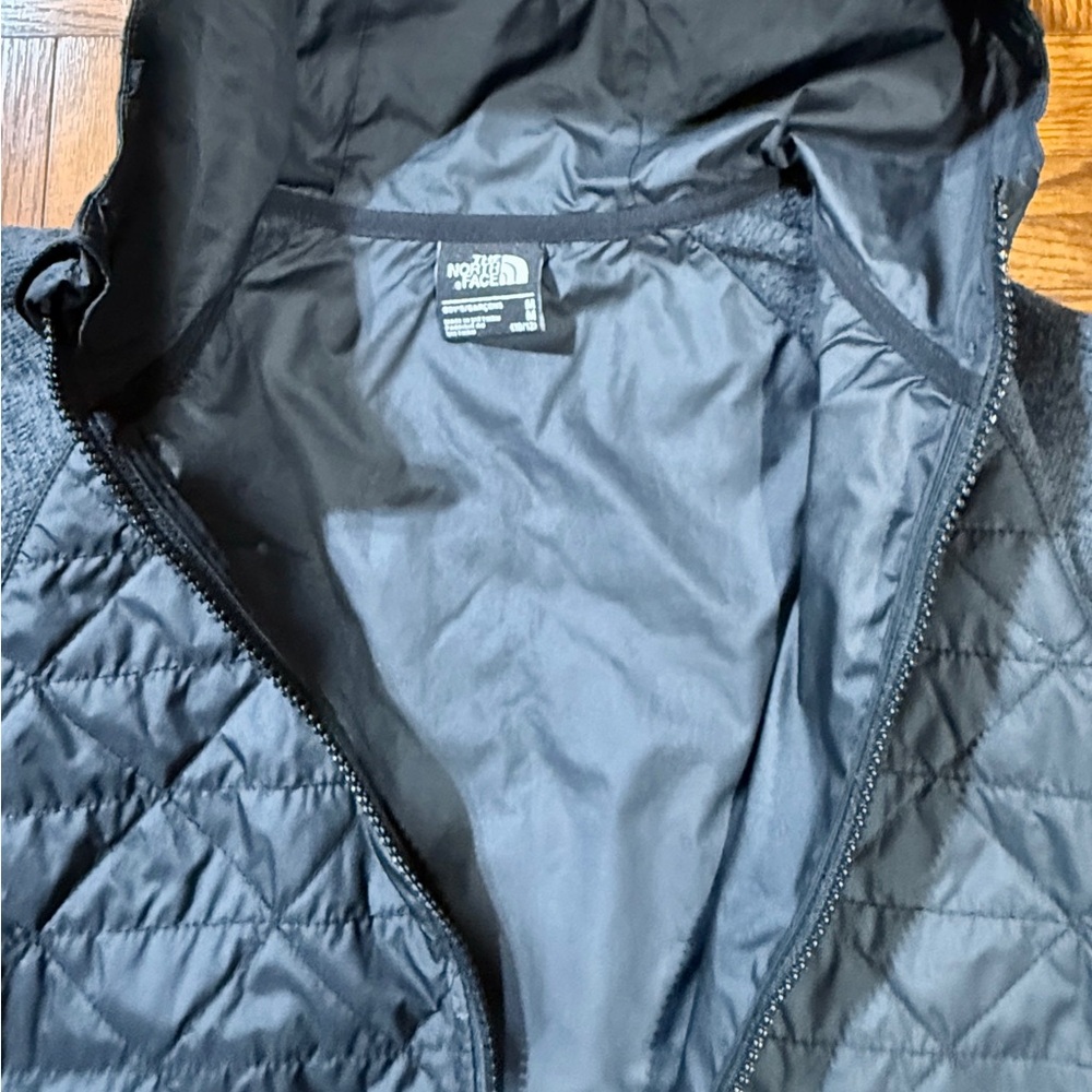The North Face Black Puffer Jacket Lightweight Water-Resistant